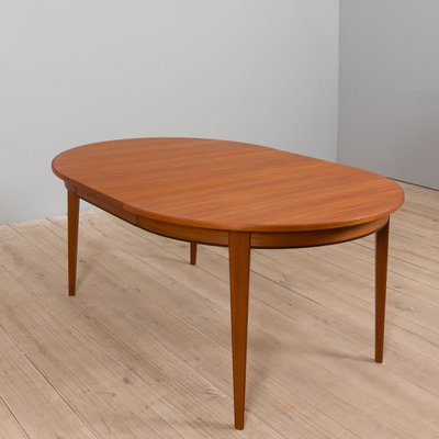 Round Teak Extendable Model 55 Table By, Round Oak Dining Table 3 Leaves