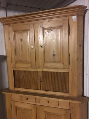 Antique Style Wooden Corner Cabinet For At Pamono Antique Style Wooden Corner Cabinet For, Broyhill Fontana Corner Cabinet