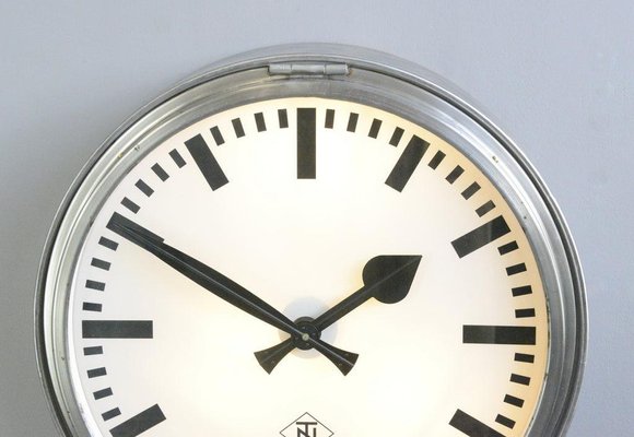 Orologio da fabbrica grande con luce di Tn, anni '50 in vendita su Pamono