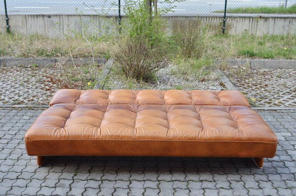 Leather tufted daybed outlet