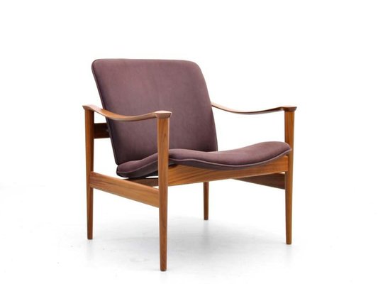 Mid Century Modern Scandinavian 711 Lounge Chair by Fredrik Kayser for sale at Pamono
