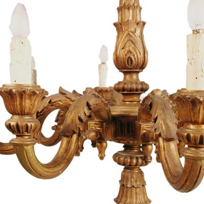 Lampadario grande barocco fiorentino in legno di noce intagliato a