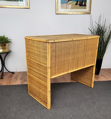 Mid-Century Schreibtisch aus Bambus, Holz & Rattan mit Schubladen, Italien,  1970er bei Pamono kaufen