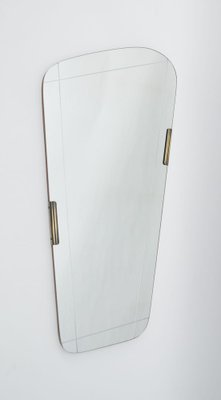 Specchio da parete asimmetrico con elementi in ottone, Italia