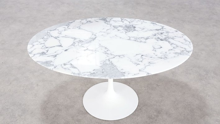 Tulip Oval Coffee Table in Marble by Eero Saarinen for Knoll