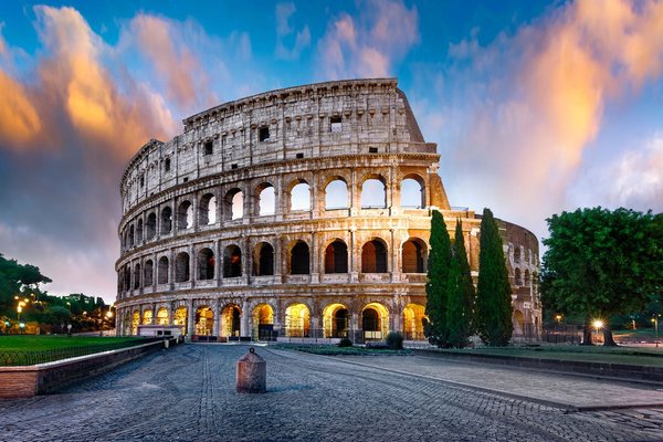 https://cdn20.pamono.com/p/g/1/2/1290862_qehf9l6z4w/ventdusud-coliseo-de-roma-al-atardecer-italia-papel-fotografico-imagen-1.jpg
