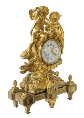 Reloj de repisa frances antiguo de bronce dorado siglo XIX en venta en Pamono
