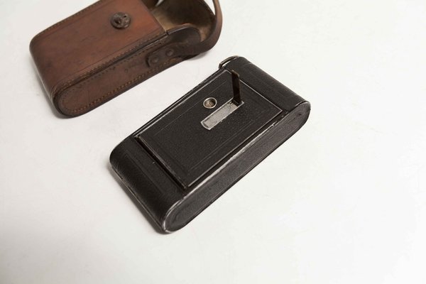 Ancien appareil photo AGFA BOX 1933 avec sacoche box camera mit ledertascle