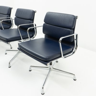 Vitra soft pad chair ea 208 deals