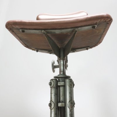 Chaise De Bureau Tournante Industrielle En Acier Et En Cuir En Vente Sur Pamono Chaise De Bureau Tournante Industrielle En Acier Et En Cuir En Vente Sur Pamono