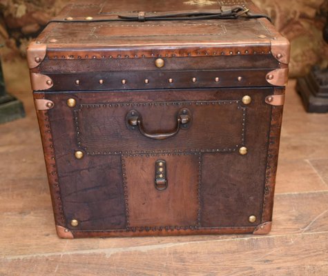 Vintage Luggage Trunk in Leather for 