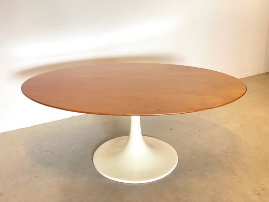 Oval Tulip Coffee Table in the style of Eero Saarinen, 1960s for