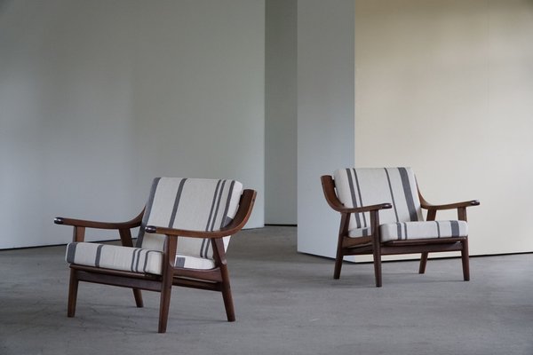 Danish Modern Ge 530 Lounge Chairs In Savak Wool By Hans J Wegner For Getama 1960s Set Of 2 For Sale At Pamono