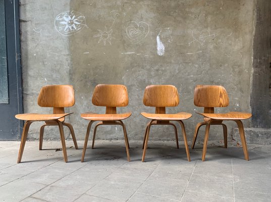 DCW Dining Chairs in Ash by Charles Ray Eames for Herman Miller 1940s Set of 4