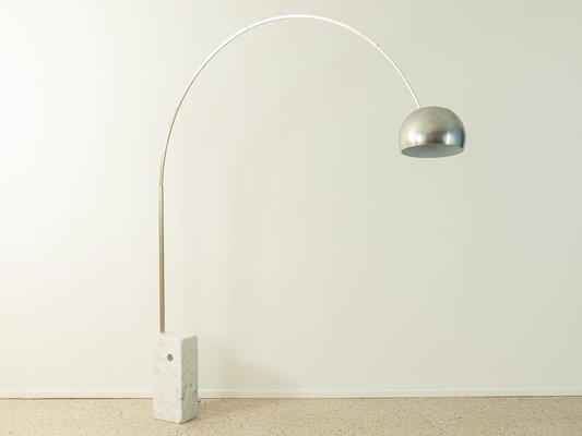 lobby ligning Tyr Vintage Arco Arch Floor Lamp from Flos for sale at Pamono