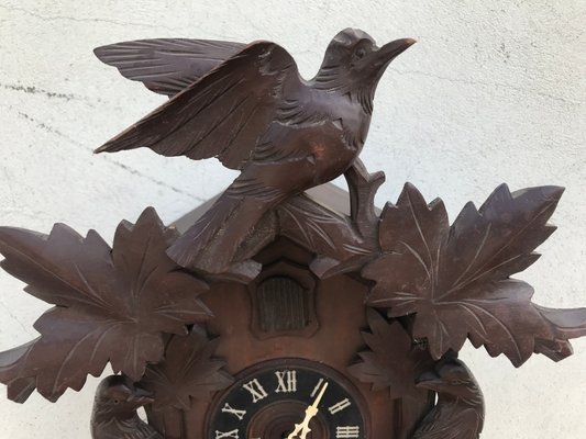 Orologio a cucù grande intagliato con uccelli, anni '40 in vendita