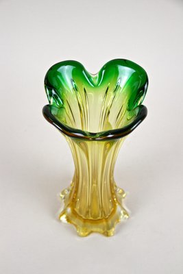 工芸品 Murano Glass Vase (Green & Yellow) Mid-Century Italian Vase in Green Yellow Murano Glass, 1960