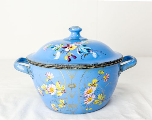 Blaue französische Suppenterrine mit Blumendekor aus emailliertem Eisen, 1900er bei Pamono kaufen