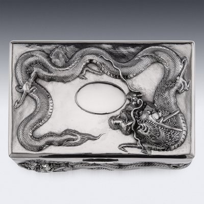 Boîte à Cigares Dragon en Argent Massif, Chine, 1900s en vente sur