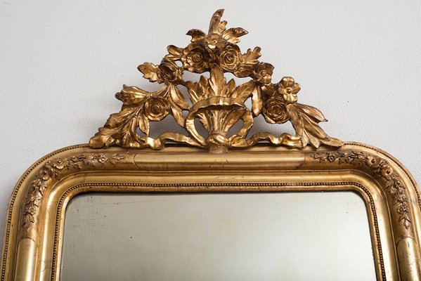 Specchio antico in legno dorato e intagliato, Francia in vendita