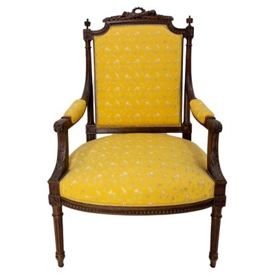vos Piepen Attent 19th Century French Walnut Fauteuil Armchair for sale at Pamono