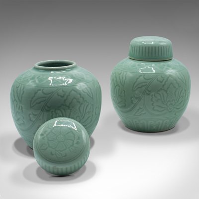 https://cdn20.pamono.com/p/g/1/3/1335475_cn1c9tabki/antique-chinese-decorative-spice-jars-set-of-2-2.jpg
