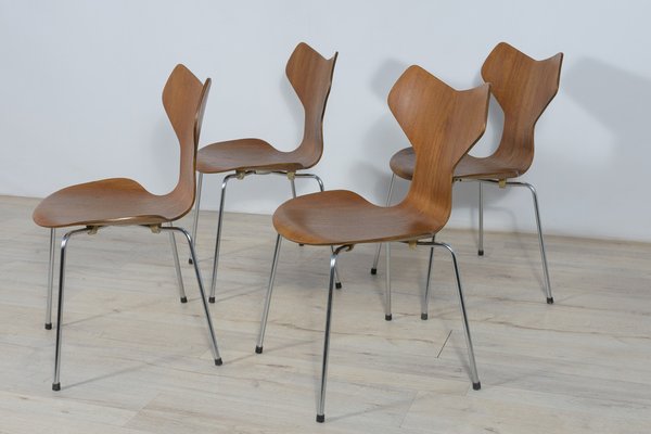 Model 3130 Dining Chairs by Arne Jacobsen for Fritz Hansen, 1970s