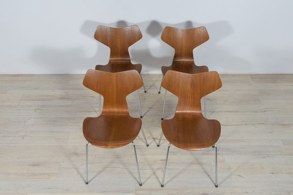 Model 3130 Dining Chairs by Arne Jacobsen for Fritz Hansen, 1970s