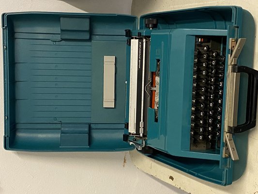 Studio 45 D Typewriter by Ettore Sottsass for Olivetti for sale at