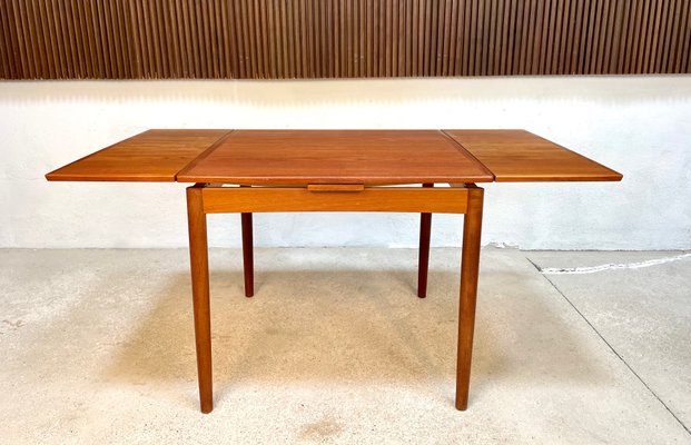 Danish Extendable Square Teak Dining Table with Curved Edges by Poul Hundevad for Hundevad Co. 1960s