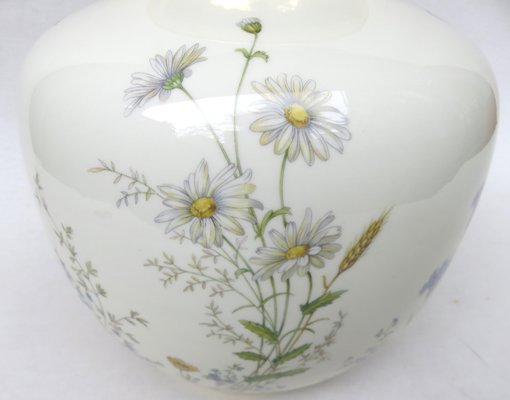 Wiesengrund Und Bergeshöh`n Vase from K&A Krautheim Selb