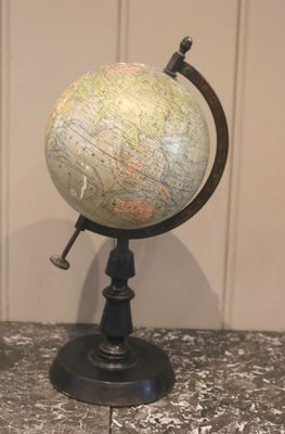 French 8 Terrestrial Globe for sale at Pamono