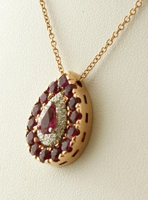 Rose Gold Necklace with Drop Pendant of 