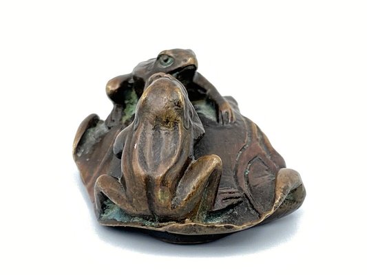 Sculpture, La grenouille accordéoniste au pieds du réverbère - 14 cm - Cold painted bronze