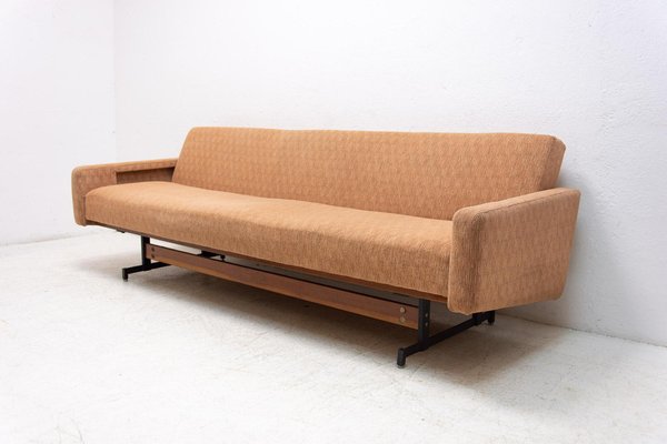 Sofá cama plegable vintage de tela y metal, Checoslovaquia 1970