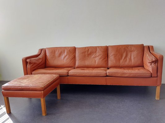 Floor model couch discount