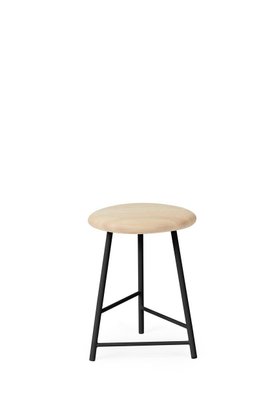 Bliver til Køb episode Small Pebble Bar Stool in Smoked Oak, Black by Warm Nordic for sale at  Pamono