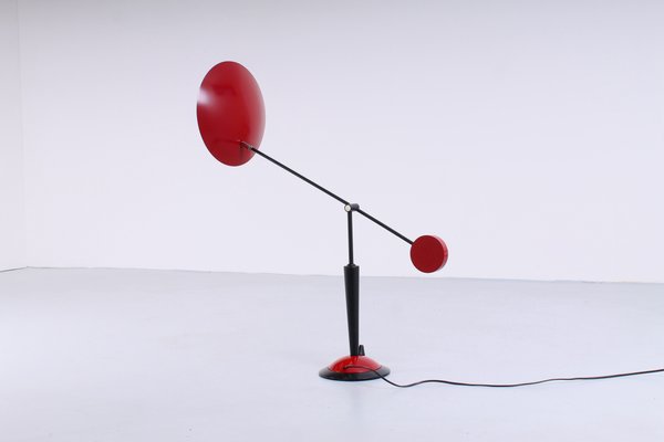 Lámpara de mesa con ajustable posmoderna en rojo y negro de Herda, años 80 en venta Pamono