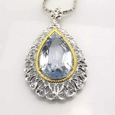 Pendant in 18 Carat White Gold 