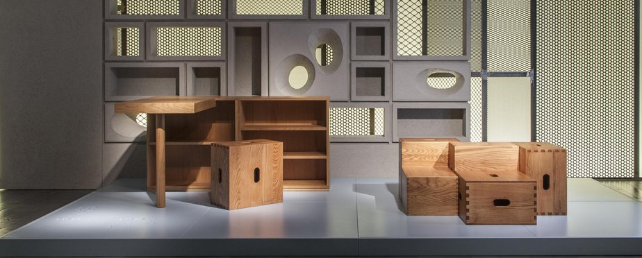 LC16 Writing Desk and Shelf in Wood by Le Corbusier for Cassina