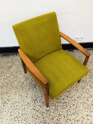 بدقة ذكريات منتصف الليل  Yellow Bouclé Easy Chair, 1960s for sale at Pamono