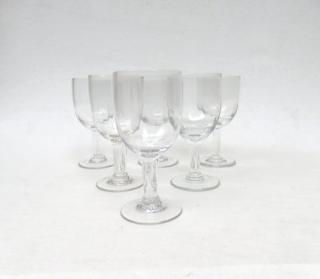 https://cdn20.pamono.com/p/g/1/3/1377479_tzxlx51k5g/historicism-wine-glasses-set-of-6-1.jpg