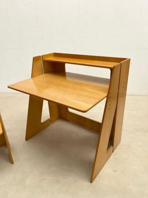 Escritorio plegable y silla Mid-Century de madera, años 60. Juego de 2 en  venta en Pamono