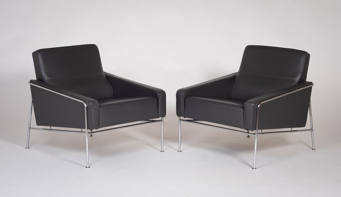 Airport Lounge Chairs by Arne Jacobsen for Fritz Hansen 1960s Set of 2