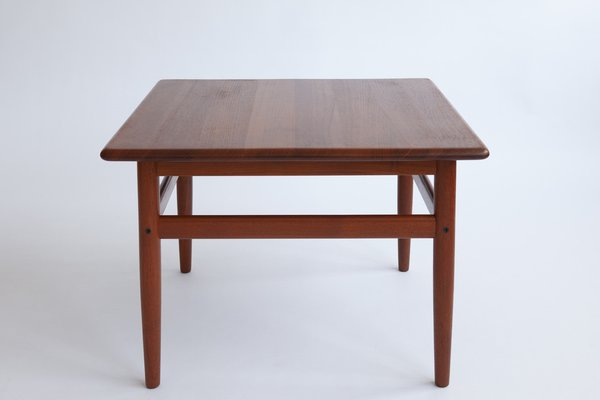70s 2024 end table