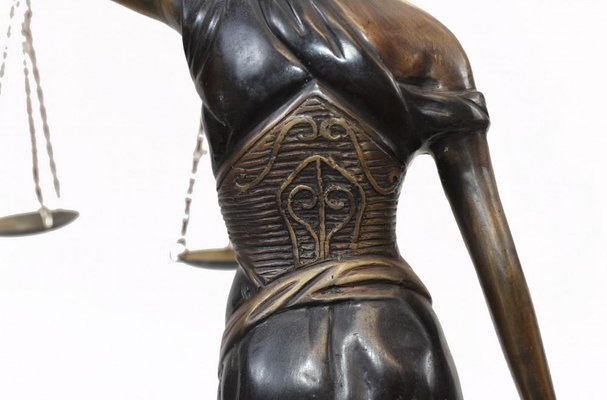 Rétro Statuette en polyrésine Justitia Thémis de Couleur Bronze