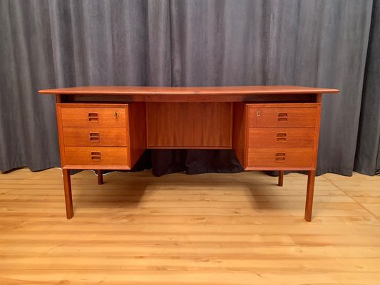 Arne vodder desk deals
