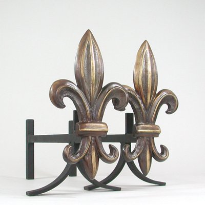 https://cdn20.pamono.com/p/g/1/3/1388198_l5c3e379qz/art-deco-fleur-de-lys-bronze-fireplace-andirons-france-1920s-set-of-2-2.jpg