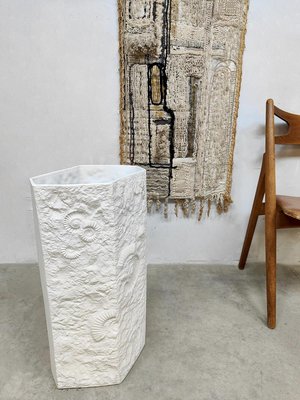 Weiße Vintage Biskuitporzellan Vase von Ak Kaiser, 1960er bei Pamono kaufen