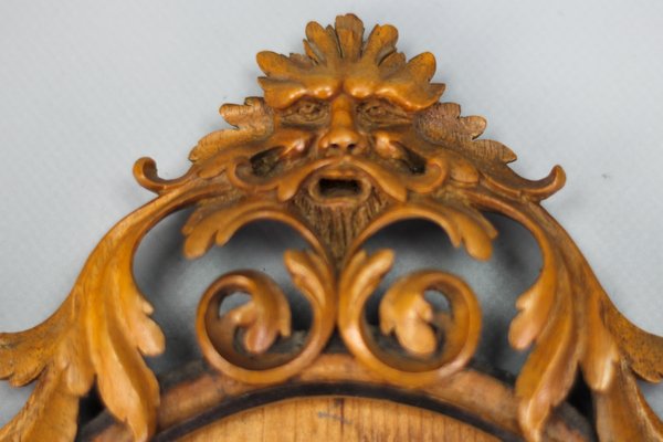 Late 19th Century Carved Walnut Oval Picture Frame, France, 1890s